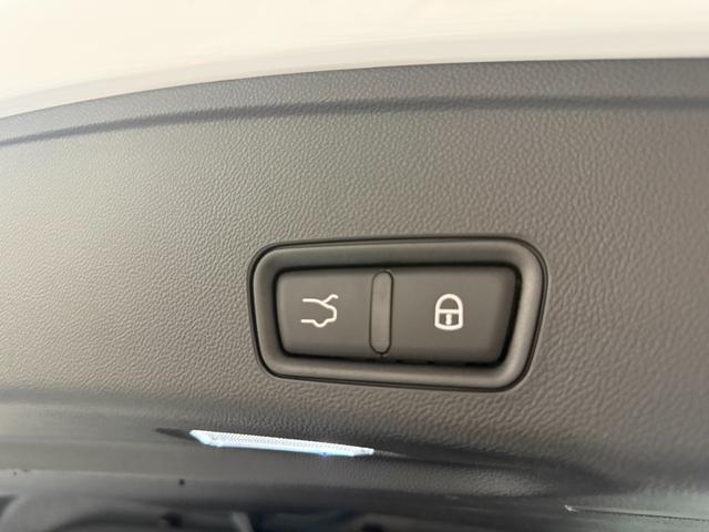 グレカーレ ＧＴ　パノラマサンルーフ・パノラミックビューモニター・ＡｐｐｌｅＣａｒＰｌａｙ・ＳｏｎｕｓＦａｂｅｒサラウンド・後席モニター・パワーシート・クルコン・クリアランスソナー・ＥＴＣ・ドラレコ・レーダー・テレビ（33枚目）