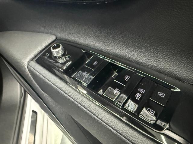 グレカーレ ＧＴ　パノラマサンルーフ・パノラミックビューモニター・ＡｐｐｌｅＣａｒＰｌａｙ・ＳｏｎｕｓＦａｂｅｒサラウンド・後席モニター・パワーシート・クルコン・クリアランスソナー・ＥＴＣ・ドラレコ・レーダー・テレビ（36枚目）