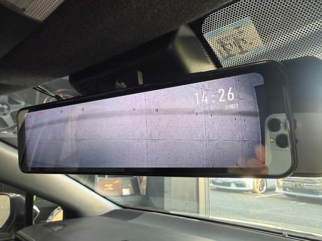 カローラツーリング ハイブリッド　ダブルバイビー　モデリスタエアロ・９インチディスプレイオーディオ・シートヒーター・ステアリングヒーター・ヘッドアップディスプレイ・ハーフレザーシート・デジタルインナーミラー・ドラレコ・レーダー・ＥＴＣ・クルコン（7枚目）