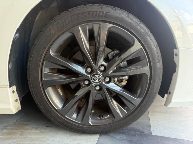 カローラツーリング ハイブリッド　ダブルバイビー　モデリスタエアロ・９インチディスプレイオーディオ・シートヒーター・ステアリングヒーター・ヘッドアップディスプレイ・ハーフレザーシート・デジタルインナーミラー・ドラレコ・レーダー・ＥＴＣ・クルコン（16枚目）