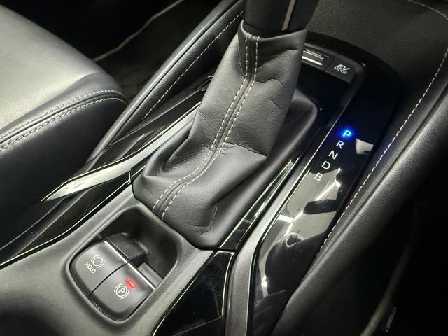 カローラツーリング ハイブリッド　ダブルバイビー　モデリスタエアロ・９インチディスプレイオーディオ・シートヒーター・ステアリングヒーター・ヘッドアップディスプレイ・ハーフレザーシート・デジタルインナーミラー・ドラレコ・レーダー・ＥＴＣ・クルコン（18枚目）