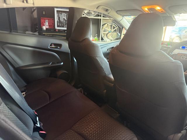 プリウス Ｓセーフティプラス　ツートーン　ツートンカラー・トヨタ純正９インチナビ・１７インチツーリングホイール・トヨタセーフティセンス・ドライブレコーダー・ＥＴＣ・テレビ・Ｂｌｕｅｔｏｏｔｈ・クルーズコントロール・バックカメラ・ＬＥＤヘッド（13枚目）