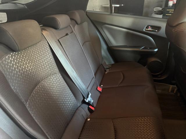 プリウス Ｓセーフティプラス　ツートーン　ツートンカラー・トヨタ純正９インチナビ・１７インチツーリングホイール・トヨタセーフティセンス・ドライブレコーダー・ＥＴＣ・テレビ・Ｂｌｕｅｔｏｏｔｈ・クルーズコントロール・バックカメラ・ＬＥＤヘッド（17枚目）