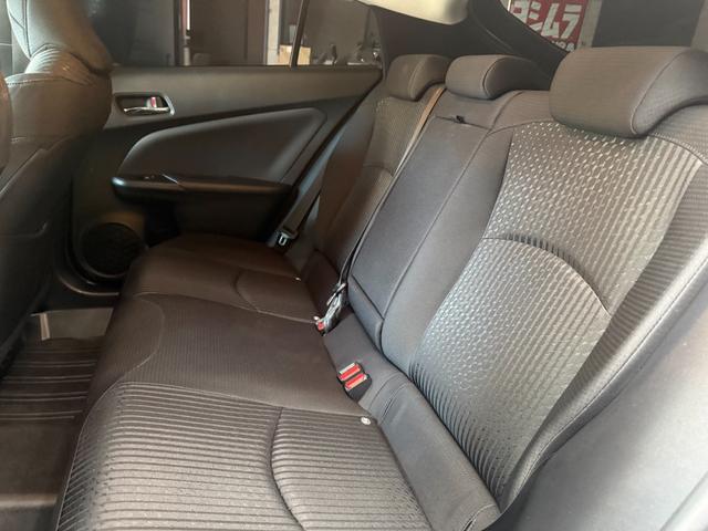 プリウス Ｓセーフティプラス　ツートーン　ツートンカラー・トヨタ純正９インチナビ・１７インチツーリングホイール・トヨタセーフティセンス・ドライブレコーダー・ＥＴＣ・テレビ・Ｂｌｕｅｔｏｏｔｈ・クルーズコントロール・バックカメラ・ＬＥＤヘッド（18枚目）