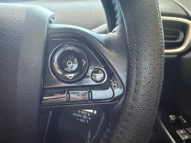 プリウス Ｓセーフティプラス　ツートーン　ツートンカラー・トヨタ純正９インチナビ・１７インチツーリングホイール・トヨタセーフティセンス・ドライブレコーダー・ＥＴＣ・テレビ・Ｂｌｕｅｔｏｏｔｈ・クルーズコントロール・バックカメラ・ＬＥＤヘッド（22枚目）