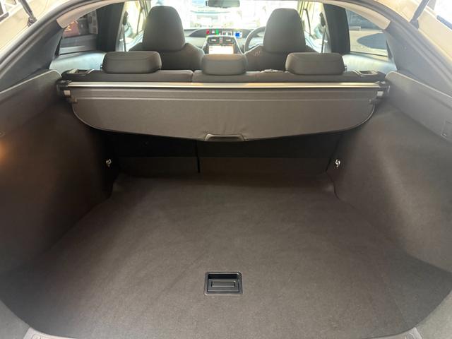 プリウス Ｓセーフティプラス　ツートーン　ツートンカラー・トヨタ純正９インチナビ・１７インチツーリングホイール・トヨタセーフティセンス・ドライブレコーダー・ＥＴＣ・テレビ・Ｂｌｕｅｔｏｏｔｈ・クルーズコントロール・バックカメラ・ＬＥＤヘッド（29枚目）