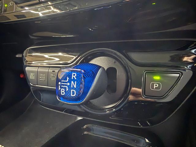 プリウス Ｓセーフティプラス　ツートーン　ツートンカラー・トヨタ純正９インチナビ・１７インチツーリングホイール・トヨタセーフティセンス・ドライブレコーダー・ＥＴＣ・テレビ・Ｂｌｕｅｔｏｏｔｈ・クルーズコントロール・バックカメラ・ＬＥＤヘッド（30枚目）