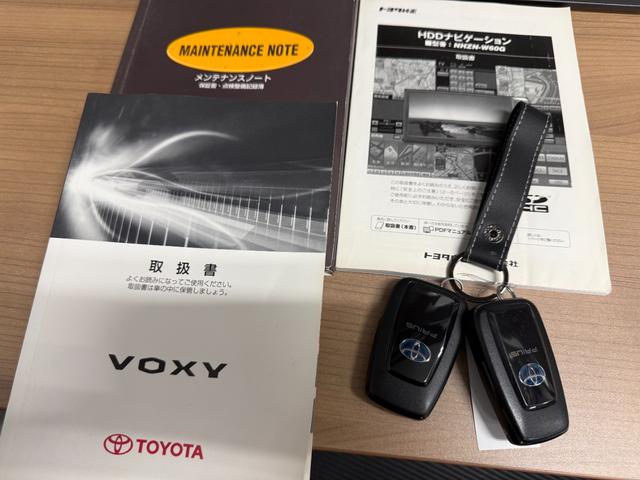 プリウス Ｓセーフティプラス　ツートーン　ツートンカラー・トヨタ純正９インチナビ・１７インチツーリングホイール・トヨタセーフティセンス・ドライブレコーダー・ＥＴＣ・テレビ・Ｂｌｕｅｔｏｏｔｈ・クルーズコントロール・バックカメラ・ＬＥＤヘッド（31枚目）