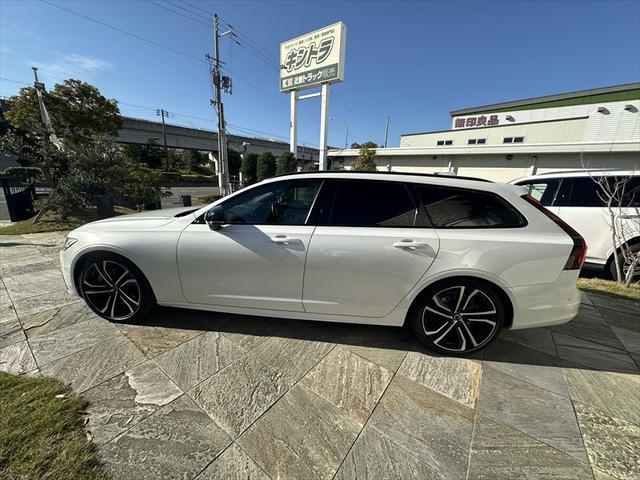 V90 B6 AWD Rデザイン Bowers & Wilkins パノラマサンルーフ VOLVO純正20inchアルミホイール(8枚目)