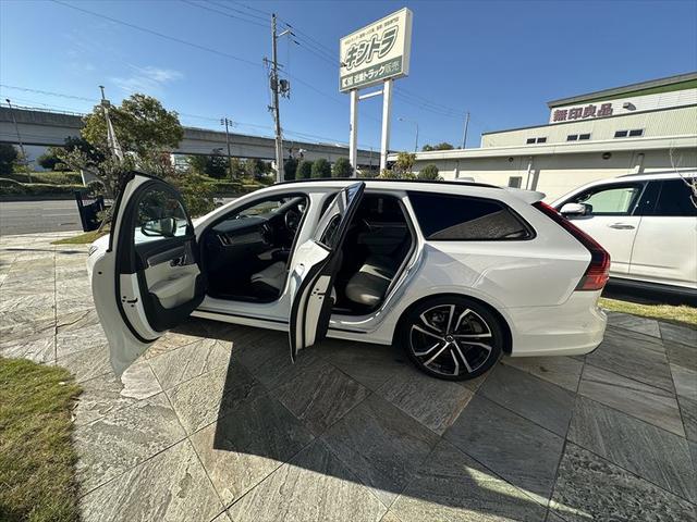 V90 B6 AWD Rデザイン Bowers & Wilkins パノラマサンルーフ VOLVO純正20inchアルミホイール(9枚目)