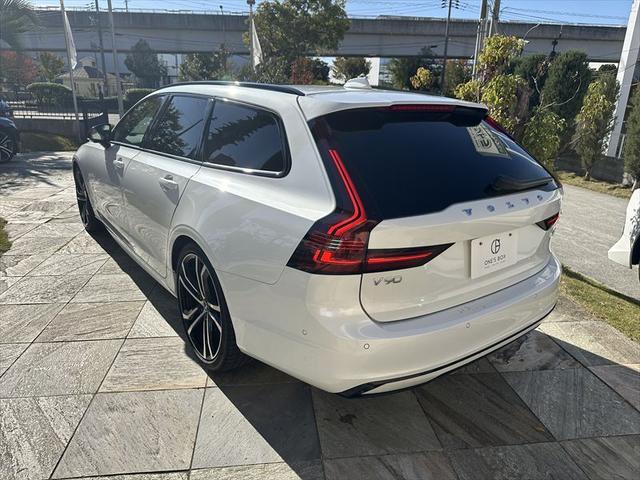 V90 B6 AWD Rデザイン Bowers & Wilkins パノラマサンルーフ VOLVO純正20inchアルミホイール(10枚目)