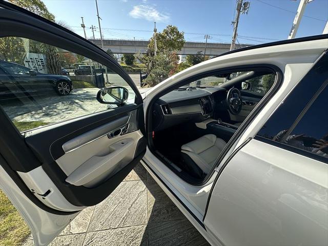 V90 B6 AWD Rデザイン Bowers & Wilkins パノラマサンルーフ VOLVO純正20inchアルミホイール(22枚目)