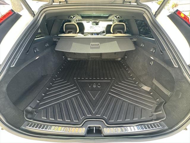 V90 B6 AWD Rデザイン Bowers & Wilkins パノラマサンルーフ VOLVO純正20inchアルミホイール(27枚目)