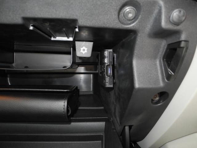 Ｖ４０ Ｔ４　１オーナーディーラー下取車ＨＤＤナビ地デジフルセグＴＶＢカメラパワーシートシートヒーター衝突軽減レーンキープアイドリングＳＴＯＰスマートキーＨＩＤＥＴＣ走行３３０００ＫＭ禁煙車（15枚目）
