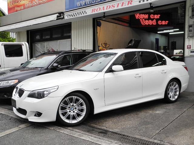 5シリーズ 525i Mスポーツパッケージ 屋内保管HDDマルチハーフレザーインテリアパワーシートETCHIDリアスポイラー禁煙車走行20000KM(2枚目)