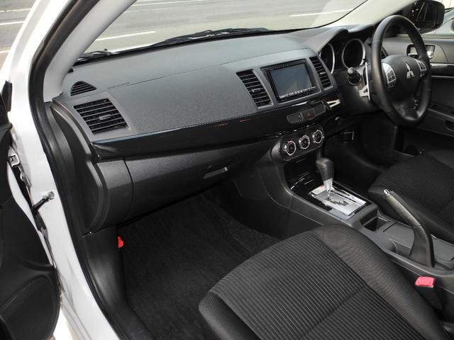 ギャランフォルティススポーツバック スポーツ 1オーナーナビ地デジフルセグTVバックカメラETCHIDスマートキーパドルシフトディーラー下取り禁煙車整備記憶簿6枚(7枚目)