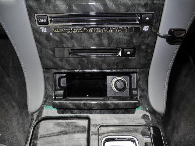 クラウン ロイヤルサルーン　屋内保管ＤＶＤマルチナビ地デジフルセグＴＶバックカメラＥＴＣパワーシート電動リアシェードＨＩＤダッシュボード新品交換済走行３９０００ＫＭ（14枚目）