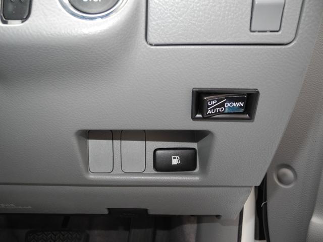 クラウン ロイヤルサルーン　屋内保管ＤＶＤマルチナビ地デジフルセグＴＶバックカメラＥＴＣパワーシート電動リアシェードＨＩＤダッシュボード新品交換済走行３９０００ＫＭ（19枚目）