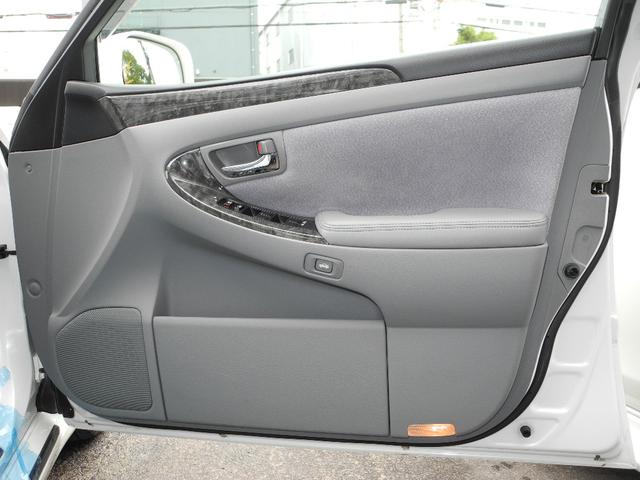 クラウン ロイヤルサルーン　屋内保管ＤＶＤマルチナビ地デジフルセグＴＶバックカメラＥＴＣパワーシート電動リアシェードＨＩＤダッシュボード新品交換済走行３９０００ＫＭ（22枚目）