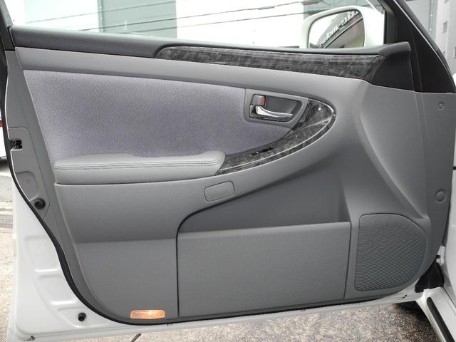 クラウン ロイヤルサルーン　屋内保管ＤＶＤマルチナビ地デジフルセグＴＶバックカメラＥＴＣパワーシート電動リアシェードＨＩＤダッシュボード新品交換済走行３９０００ＫＭ（23枚目）