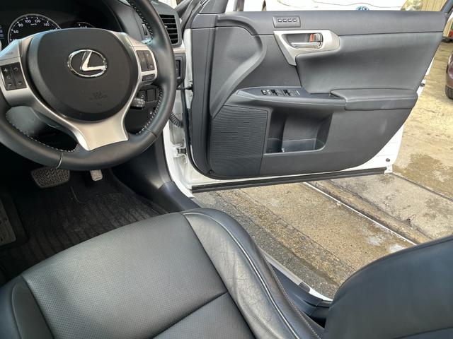 CT CT200h バージョンL レーダークルーズ 革シート コンビハンドル ステアリングヒーター TVナビ Bluetooth ETC Bカメラ 後期仕様 クリアランスソナー シートヒーター LEDライト(24枚目)