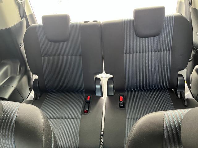 ヴォクシー ハイブリッドZS 両側電動スライド 9インチナビ フルセグTV Bluetooth フリップダウンモニタ 衝突回避支援システム 車線逸脱警報システム オートマチックハイビーム ETC バックカメラ ドラレコ(12枚目)