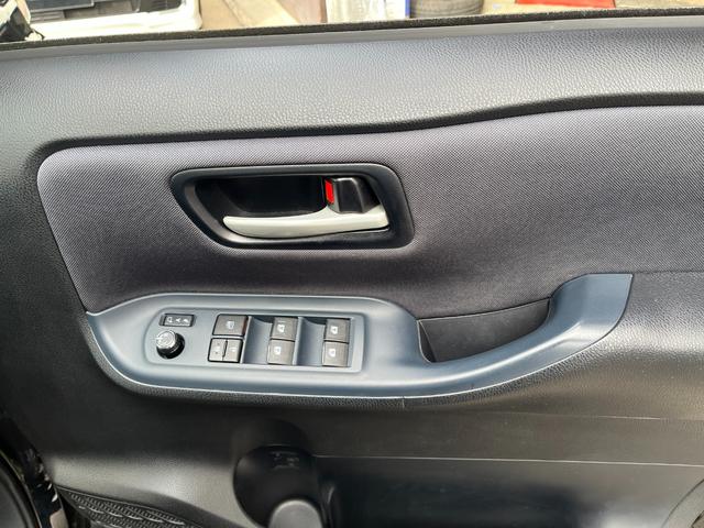 ヴォクシー ハイブリッドZS 両側電動スライド 9インチナビ フルセグTV Bluetooth フリップダウンモニタ 衝突回避支援システム 車線逸脱警報システム オートマチックハイビーム ETC バックカメラ ドラレコ(23枚目)