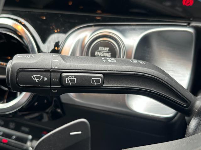 ＧＬＢ ＧＬＢ２００ｄ　４マチック　純正ナビ＆ＴＶ　マルチカメラ　ＥＴＣ２．０　ＬＥＤヘッドライト　ハーフレザーシート　ＡＣＣ　シートヒーター　電動テールゲート　アクティブブレーキアシスト　ルーフレール　ワイヤレス充電　純正１８ＡＷ（31枚目）