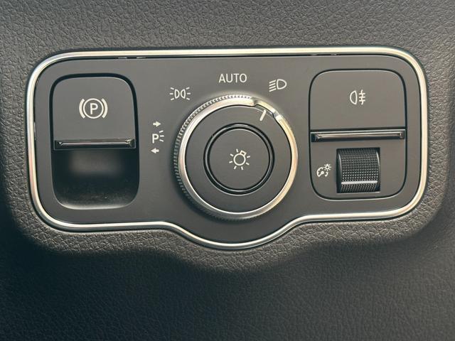 ＧＬＢ ＧＬＢ２００ｄ　４マチック　純正ナビ＆ＴＶ　マルチカメラ　ＥＴＣ２．０　ＬＥＤヘッドライト　ハーフレザーシート　ＡＣＣ　シートヒーター　電動テールゲート　アクティブブレーキアシスト　ルーフレール　ワイヤレス充電　純正１８ＡＷ（45枚目）