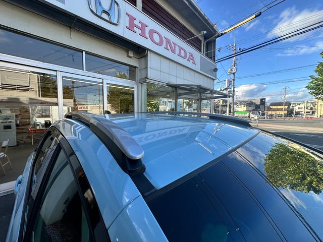 フィット e:HEVクロスター Hセンシング Hコネクトディスプレー フルセグTV Bカメラ ETC2.0 ナビ装着用スペシャルPKG 電動Pブレーキ スマートキー ACC LEDヘッドライト ルーフレール 純正16インチAW(18枚目)