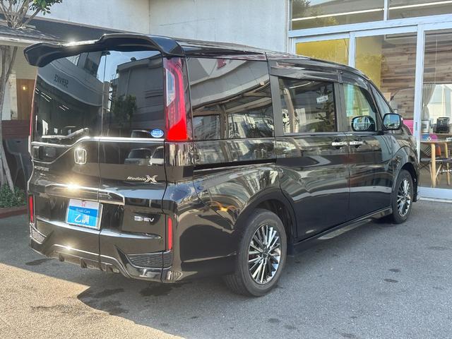 ステップワゴン ｅ：ＨＥＶモデューロＸ　ホンダセンシング　Ｈセンシング　純正ナビ　ＴＶ　マルチカメラ　ＥＴＣ２．０　ＬＥＤヘッド＆フォグ　前後ドラレコ　前席シートヒータ　純正後席モニタ＆Ｄインナーミラー＆バイザー　両電動スラドア　ハーフレザー　純正１６ＡＷ（19枚目）