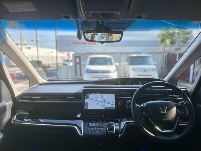 ステップワゴン ｅ：ＨＥＶモデューロＸ　ホンダセンシング　Ｈセンシング　純正ナビ　ＴＶ　マルチカメラ　ＥＴＣ２．０　ＬＥＤヘッド＆フォグ　前後ドラレコ　前席シートヒータ　純正後席モニタ＆Ｄインナーミラー＆バイザー　両電動スラドア　ハーフレザー　純正１６ＡＷ（31枚目）