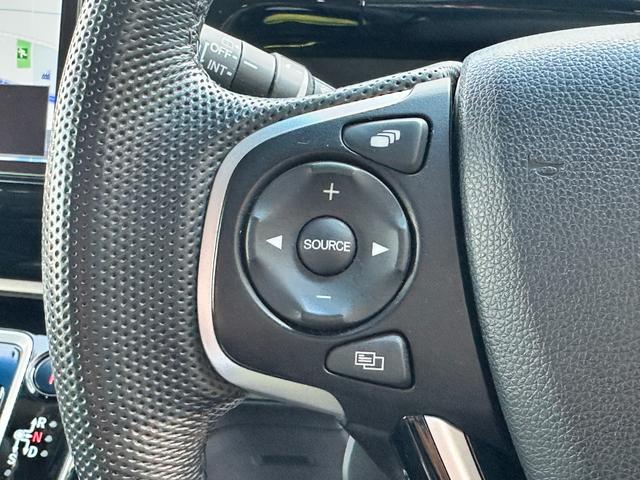 ステップワゴン ｅ：ＨＥＶモデューロＸ　ホンダセンシング　Ｈセンシング　純正ナビ　ＴＶ　マルチカメラ　ＥＴＣ２．０　ＬＥＤヘッド＆フォグ　前後ドラレコ　前席シートヒータ　純正後席モニタ＆Ｄインナーミラー＆バイザー　両電動スラドア　ハーフレザー　純正１６ＡＷ（39枚目）