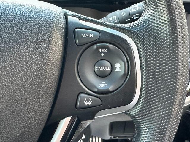 ステップワゴン ｅ：ＨＥＶモデューロＸ　ホンダセンシング　Ｈセンシング　純正ナビ　ＴＶ　マルチカメラ　ＥＴＣ２．０　ＬＥＤヘッド＆フォグ　前後ドラレコ　前席シートヒータ　純正後席モニタ＆Ｄインナーミラー＆バイザー　両電動スラドア　ハーフレザー　純正１６ＡＷ（40枚目）