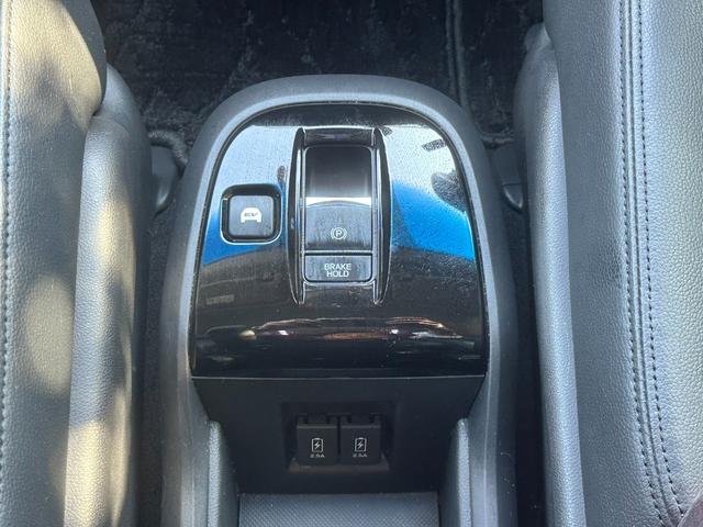 ステップワゴン ｅ：ＨＥＶモデューロＸ　ホンダセンシング　Ｈセンシング　純正ナビ　ＴＶ　マルチカメラ　ＥＴＣ２．０　ＬＥＤヘッド＆フォグ　前後ドラレコ　前席シートヒータ　純正後席モニタ＆Ｄインナーミラー＆バイザー　両電動スラドア　ハーフレザー　純正１６ＡＷ（45枚目）