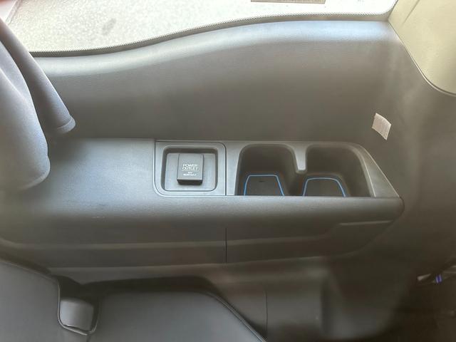 ステップワゴン ｅ：ＨＥＶモデューロＸ　ホンダセンシング　Ｈセンシング　純正ナビ　ＴＶ　マルチカメラ　ＥＴＣ２．０　ＬＥＤヘッド＆フォグ　前後ドラレコ　前席シートヒータ　純正後席モニタ＆Ｄインナーミラー＆バイザー　両電動スラドア　ハーフレザー　純正１６ＡＷ（64枚目）