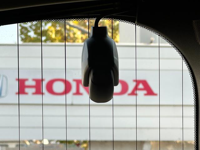 ステップワゴン ｅ：ＨＥＶモデューロＸ　ホンダセンシング　Ｈセンシング　純正ナビ　ＴＶ　マルチカメラ　ＥＴＣ２．０　ＬＥＤヘッド＆フォグ　前後ドラレコ　前席シートヒータ　純正後席モニタ＆Ｄインナーミラー＆バイザー　両電動スラドア　ハーフレザー　純正１６ＡＷ（68枚目）