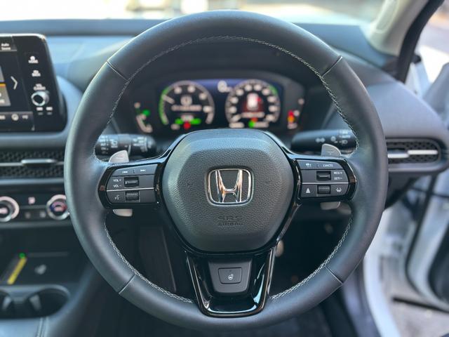 ZR-V e:HEV Z Hセンシング BSI アダプティブDビーム 後退出庫サポ Hコネクトディスプレー フルセグTV マルチカメラ ETC2.0 LEDヘッド 前席シートヒータ BOSE 黒本革シート 純正18AW(4枚目)