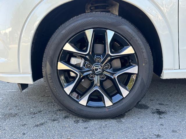 ZR-V e:HEV Z Hセンシング BSI アダプティブDビーム 後退出庫サポ Hコネクトディスプレー フルセグTV マルチカメラ ETC2.0 LEDヘッド 前席シートヒータ BOSE 黒本革シート 純正18AW(20枚目)