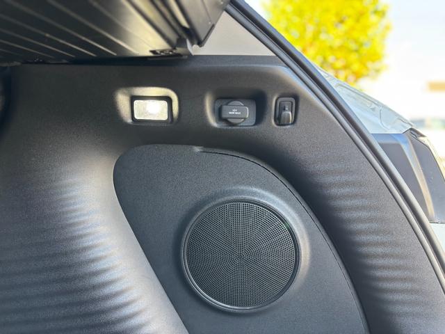 ZR-V e:HEV Z Hセンシング BSI アダプティブDビーム 後退出庫サポ Hコネクトディスプレー フルセグTV マルチカメラ ETC2.0 LEDヘッド 前席シートヒータ BOSE 黒本革シート 純正18AW(70枚目)