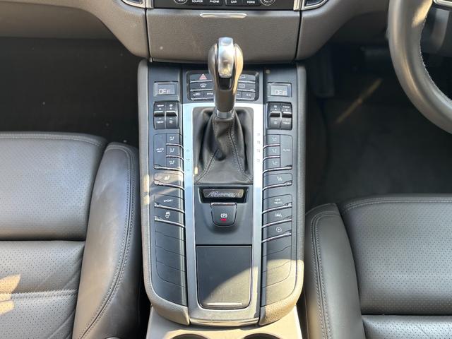 【一台限り】ご覧いただいている車両は一台限りの在庫となっております。まずは右下赤いボタン「トークでお問合せ」より在庫確認・見積依頼を！