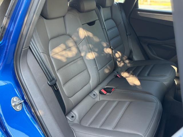 【一台限り】ご覧いただいている車両は一台限りの在庫となっております。まずは右下赤いボタン「トークでお問合せ」より在庫確認・見積依頼を！