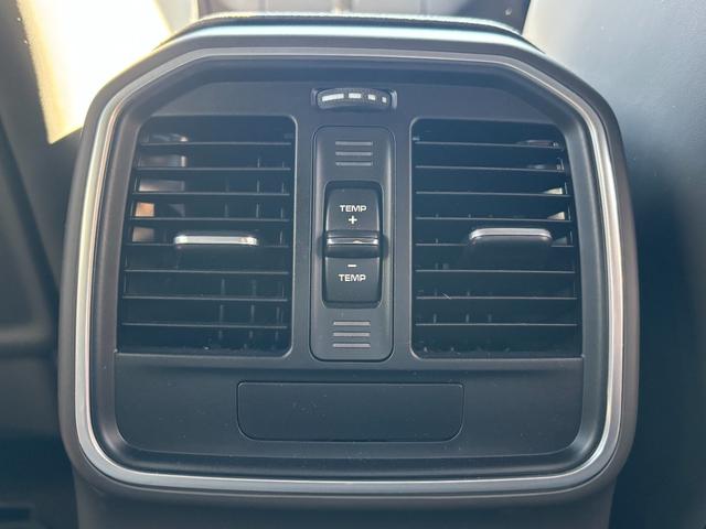 【一台限り】ご覧いただいている車両は一台限りの在庫となっております。まずは右下赤いボタン「トークでお問合せ」より在庫確認・見積依頼を！