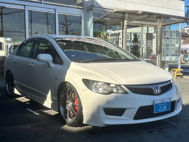 �V�r�b�N�e�c�Q�́A�W��ڃV�r�b�N���x�[�X�Ƃ������{��p�̃V�r�b�N�^�C�v�q�i�S�h�A�E�Z�_���j�ł��B�@����]�^�m�`�G���W���ƂU�l�s��g�ݍ��킹���A���Ȃ�X�g�C�b�N�ȃX�|�[�c�Z�_���Ƃ��Ēm���Ă��܂��B