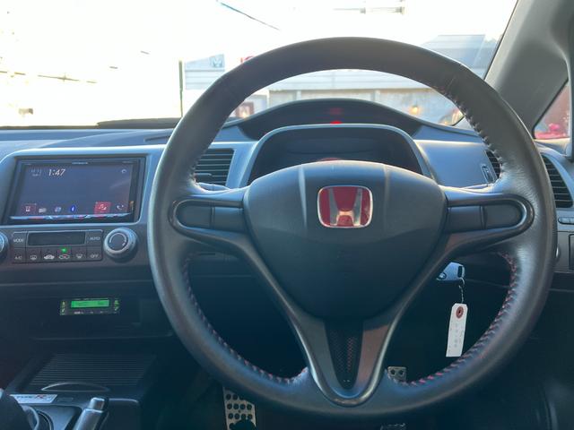 �ԓ����L�����ꂢ�ŁA�y�b�g�L��J�r�L�̂Ȃ���؂Ɏg�p���ꂽ���Ƃ��킩��ǍD�ȏ�Ԃł��B��ϐl�C�ȎԎ�ň�����̍݌ɂƂȂ��Ă���܂��B�����u�����͈�؂��Ă���܂���̂ł����߂ɂ��������������܂��B