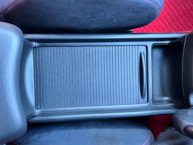 �y������z�������������Ă���ԗ��͈�����̍݌ɂƂȂ��Ă���܂��B�܂��͉E���Ԃ��{�^���u�g�[�N�ł��⍇���v���݌Ɋm�F�E���ψ˗����I