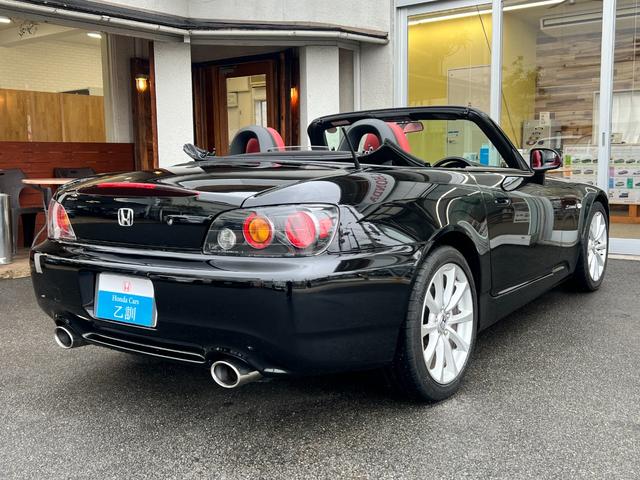 Ｓ２０００ ベースグレード　後期２．２ｌＶ－ＴＥＣエンジン　電動オープン　無限シフトノブ　赤革シート　純正１７インチＡＷ　ＨＩＤ　カロッツェリアナビ　ＣＤ　ＤＶＤ　ＭＳＶ　ＥＴＣ　プッシュスタート（27枚目）