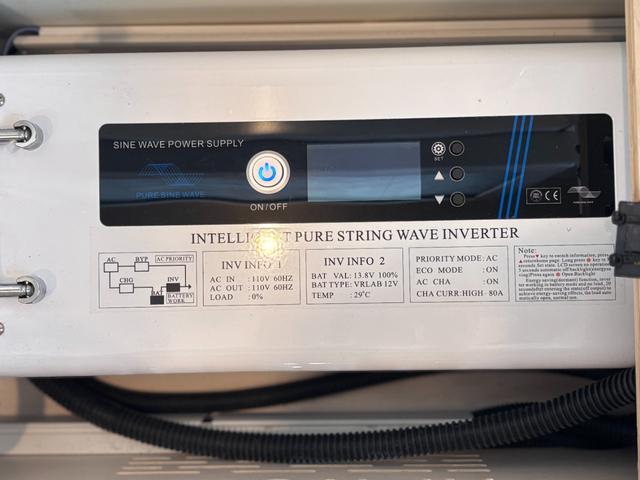 ハイゼットトラック エクストラＳＡＩＩＩｔ　ＪＰＳＴＡＲ　Ｈａｐｐｙ１＋　リチウム電池２００Ａｈ　スタビライザー　ＦＦヒーター　ＴＶモニター　後席用エアコン　太陽光パネル　インバータ　電動オーニング　外部照明　外部電源　外部シャワー　シンク（45枚目）