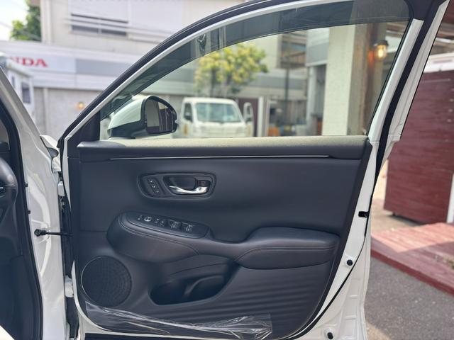 ＺＲ－Ｖ ｅ：ＨＥＶ　Ｚ　前後ドラレコ　ＥＴＣ２．０　ＢＯＳＥ　ＢＳＩ　後退出庫サポート　ワイヤレス充電　本革シート　前席シートヒータ－　マルチカメラ　パワーシート　ステアリングヒータ　ハンズフリーテールゲート　純正１８ＡＷ（34枚目）