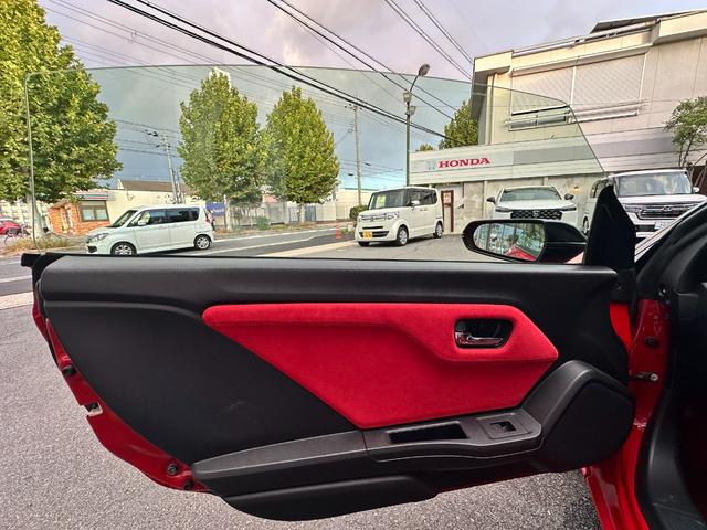 S660 MUGEN RA 無限BBSアルミ 無限BLISTEIN車高調 無限赤革スポーツシート F6MT 純正センターディスプレイ 追加メーター ロールトップ ETC Bモニタ(52枚目)